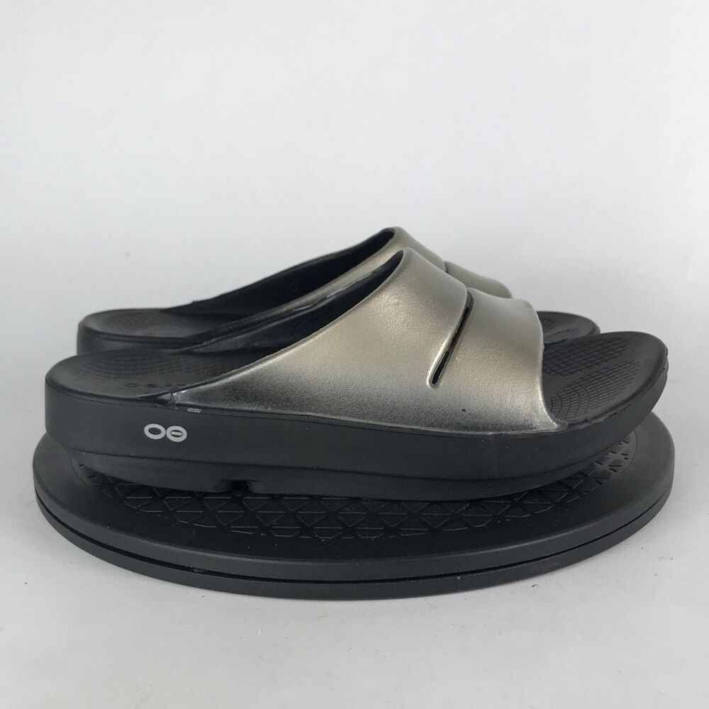 Oofos Ooahh Black/Gold Recovery Slip On Slides Women’s Size 10 - Picture 4 of 12
